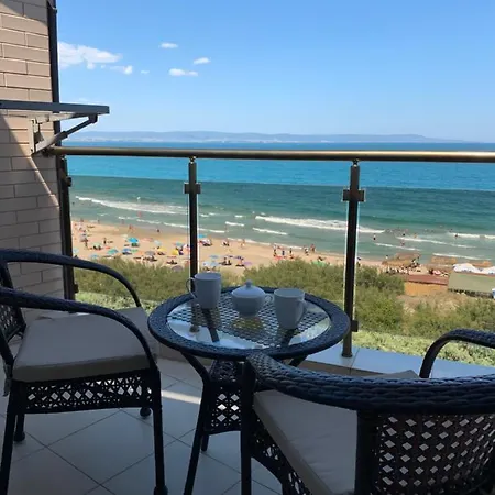 Luxury Sea Breeze بوموري
